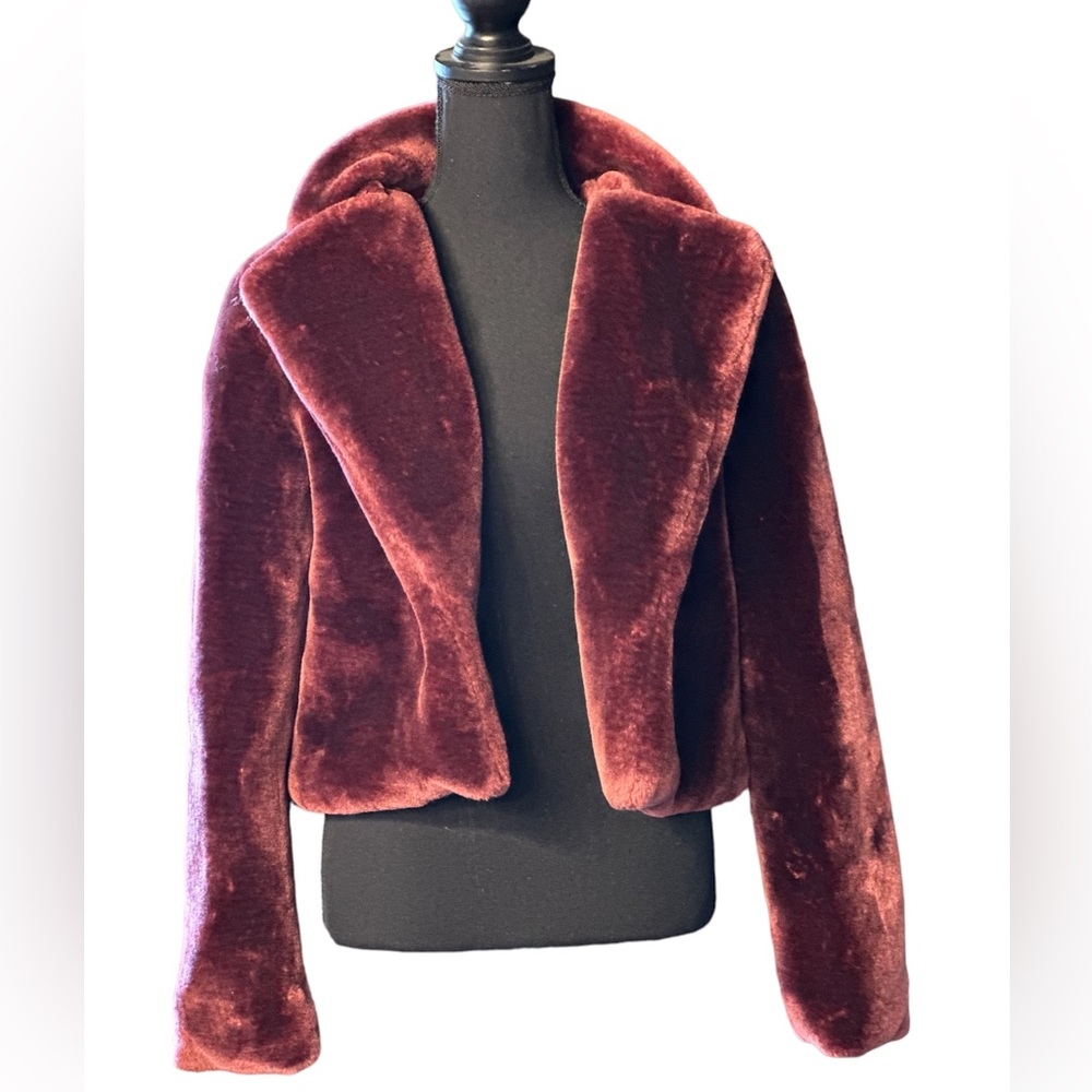 Burgundy faux fur crop long sleeve jacket overcoat size L